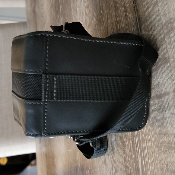 Vintage Y2K Icon Faux Leather Small Cube Shape Multi-wear Crossbody Belt Bag - Picture 3 of 8